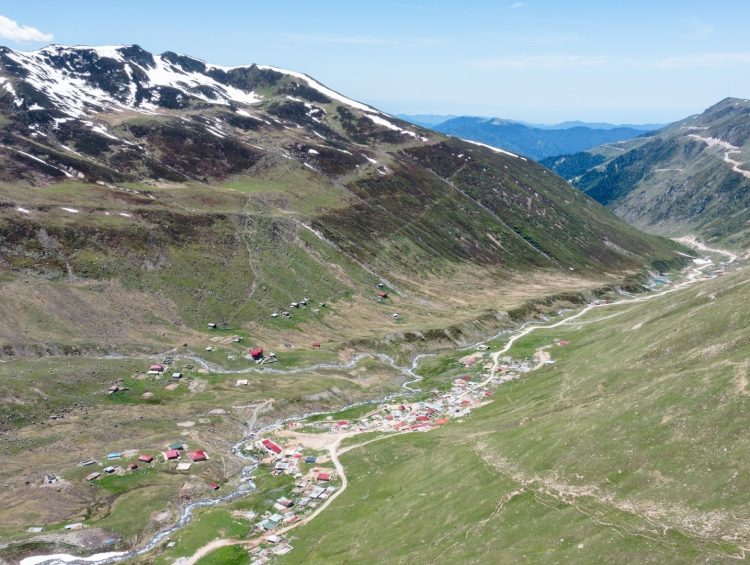 Avusor Yaylası–Avusor Gölü, Çamlıhemşin