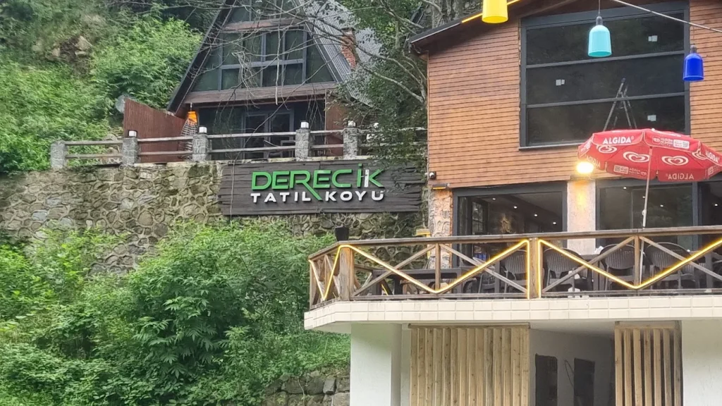 Derecik Tatil Köyü, Çamlıhemşin