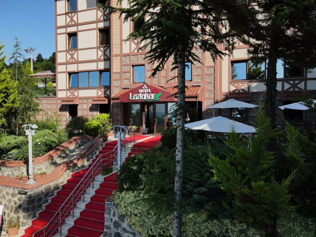 Lazlakar Otel, Çayeli
