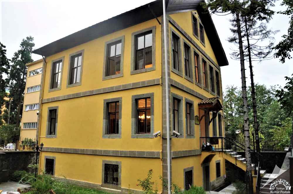 Atatürk Evi Müzesi, Merkez