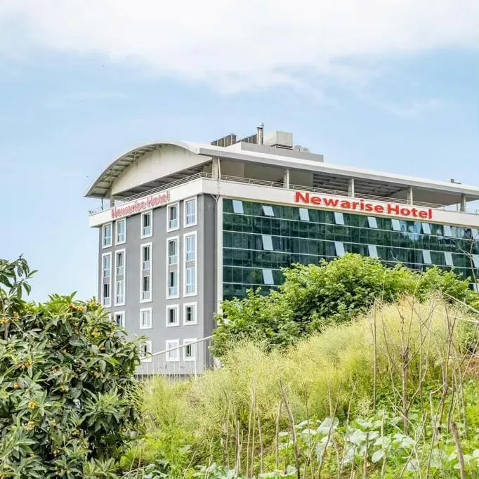 Newarise Hotel, Merkez