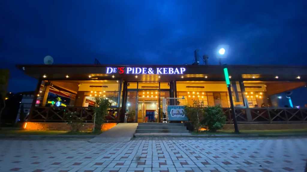 De’s Restaurant, Derepazarı